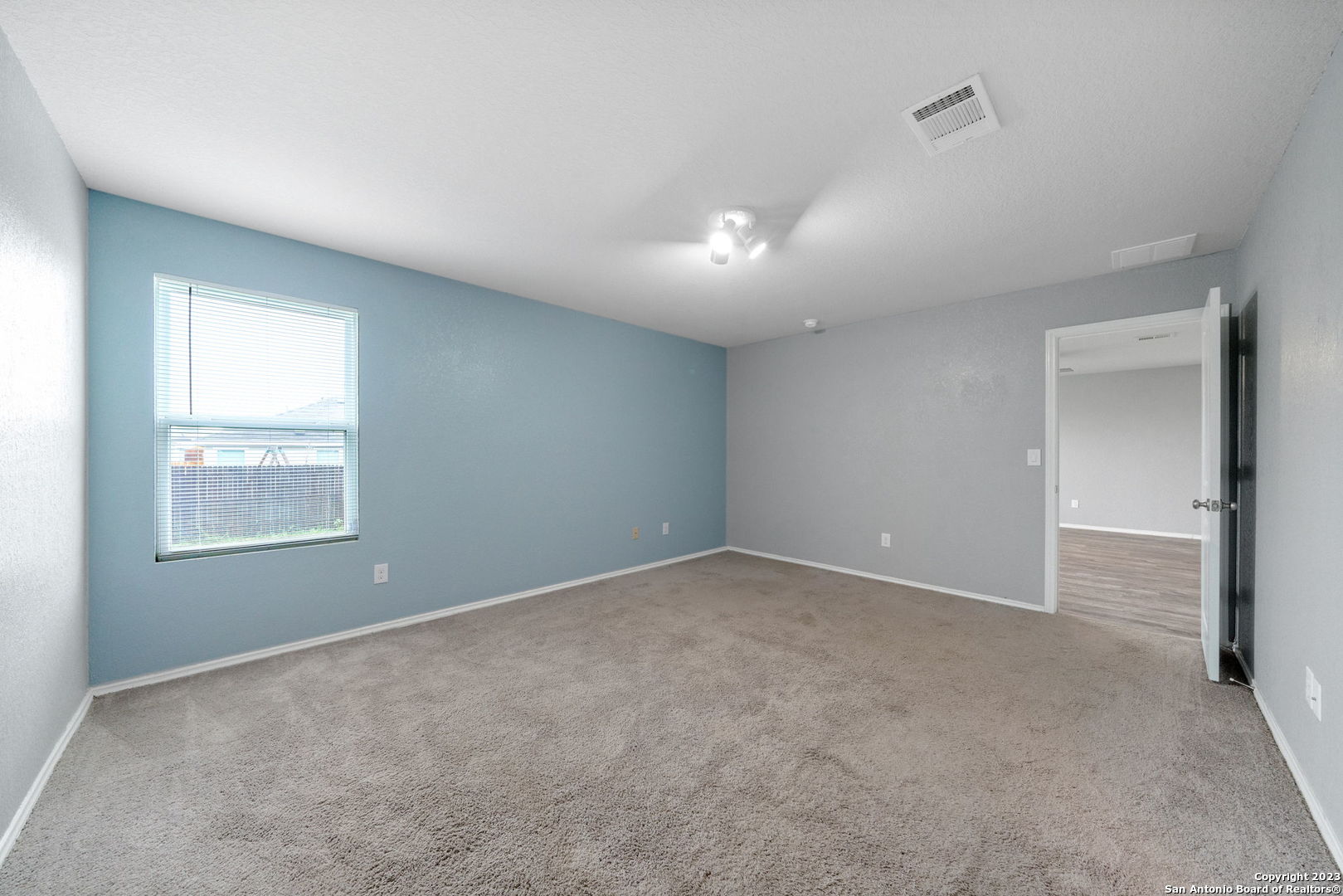 5914 Sunshine Summit Converse TX 78109