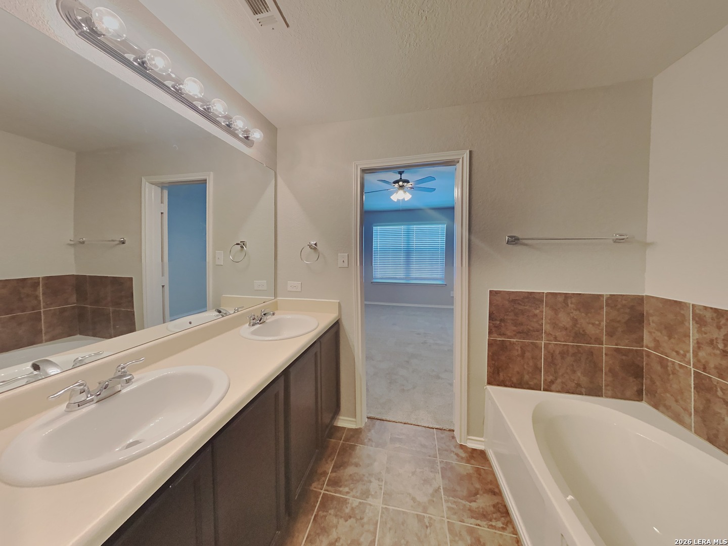5706 Espada Cliff San Antonio TX 78222