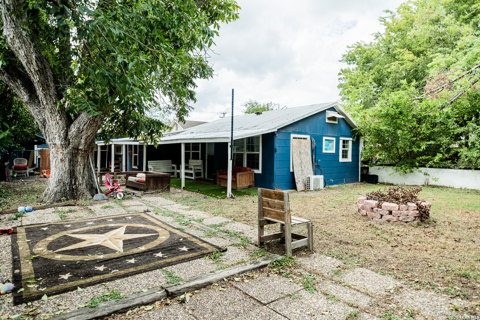 2916 S Gevers Street San Antonio TX 78210