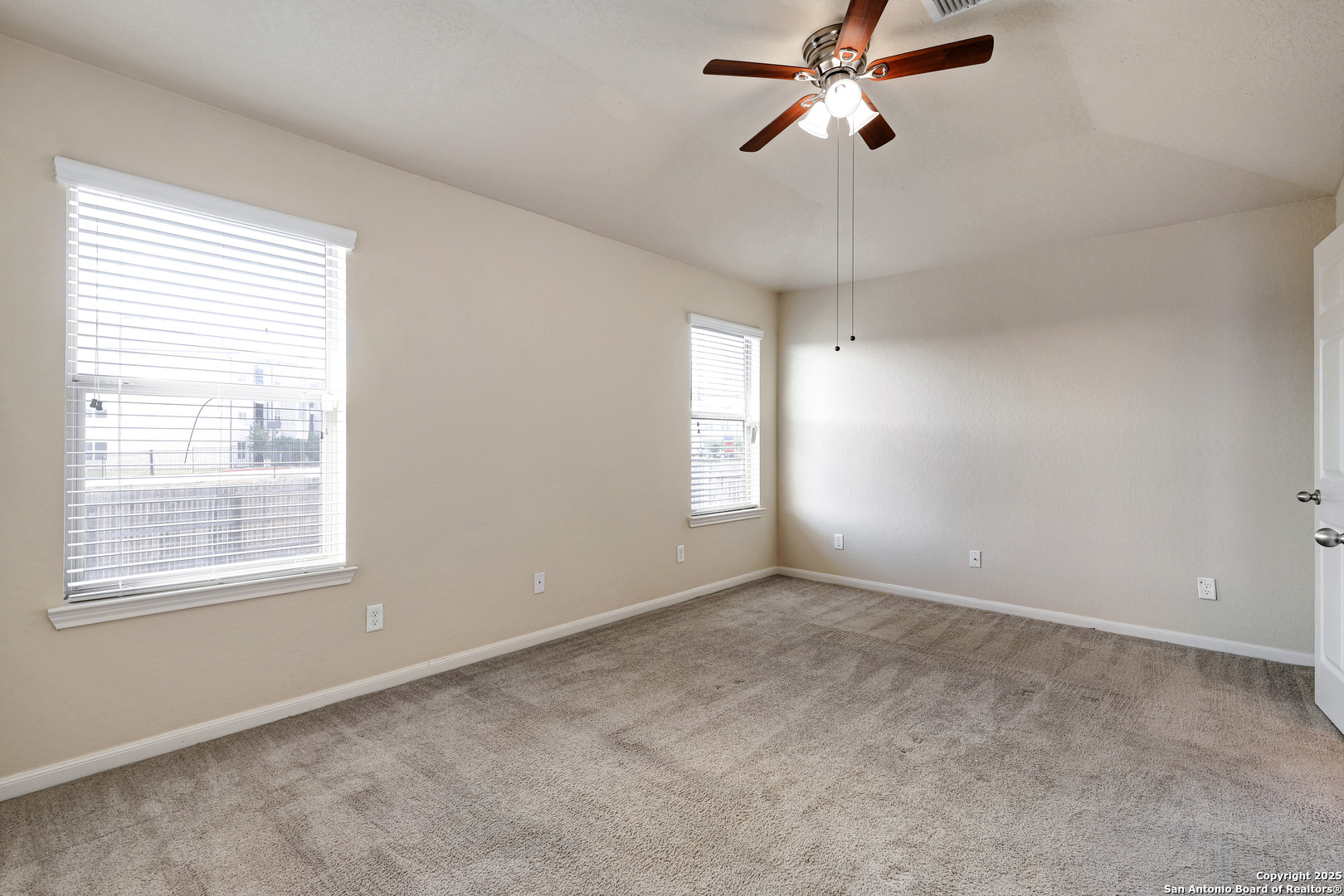 4931 Badland Beacon Converse TX 78109