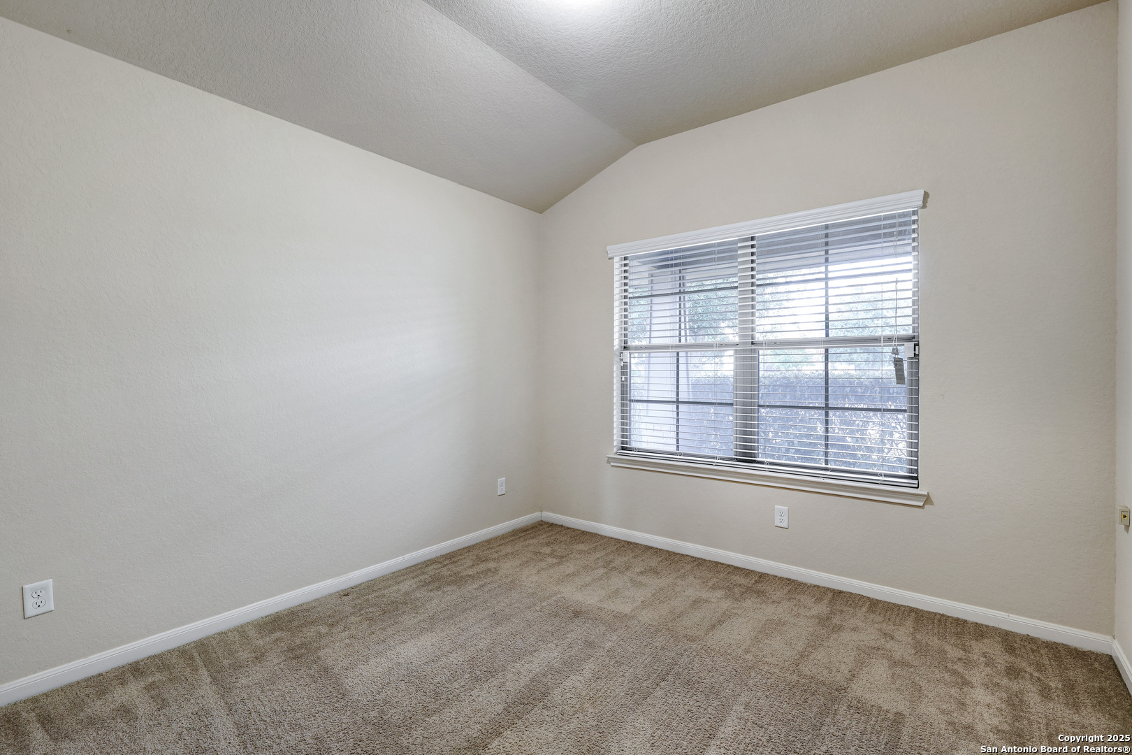 4931 Badland Beacon Converse TX 78109