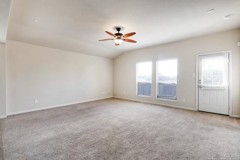 4931 Badland Beacon Converse TX 78109