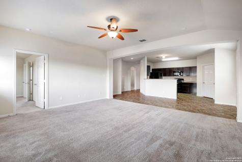4931 Badland Beacon Converse TX 78109