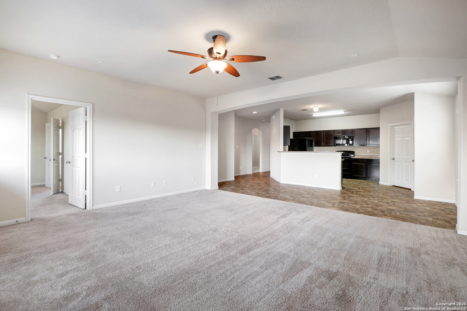 4931 Badland Beacon Converse TX 78109