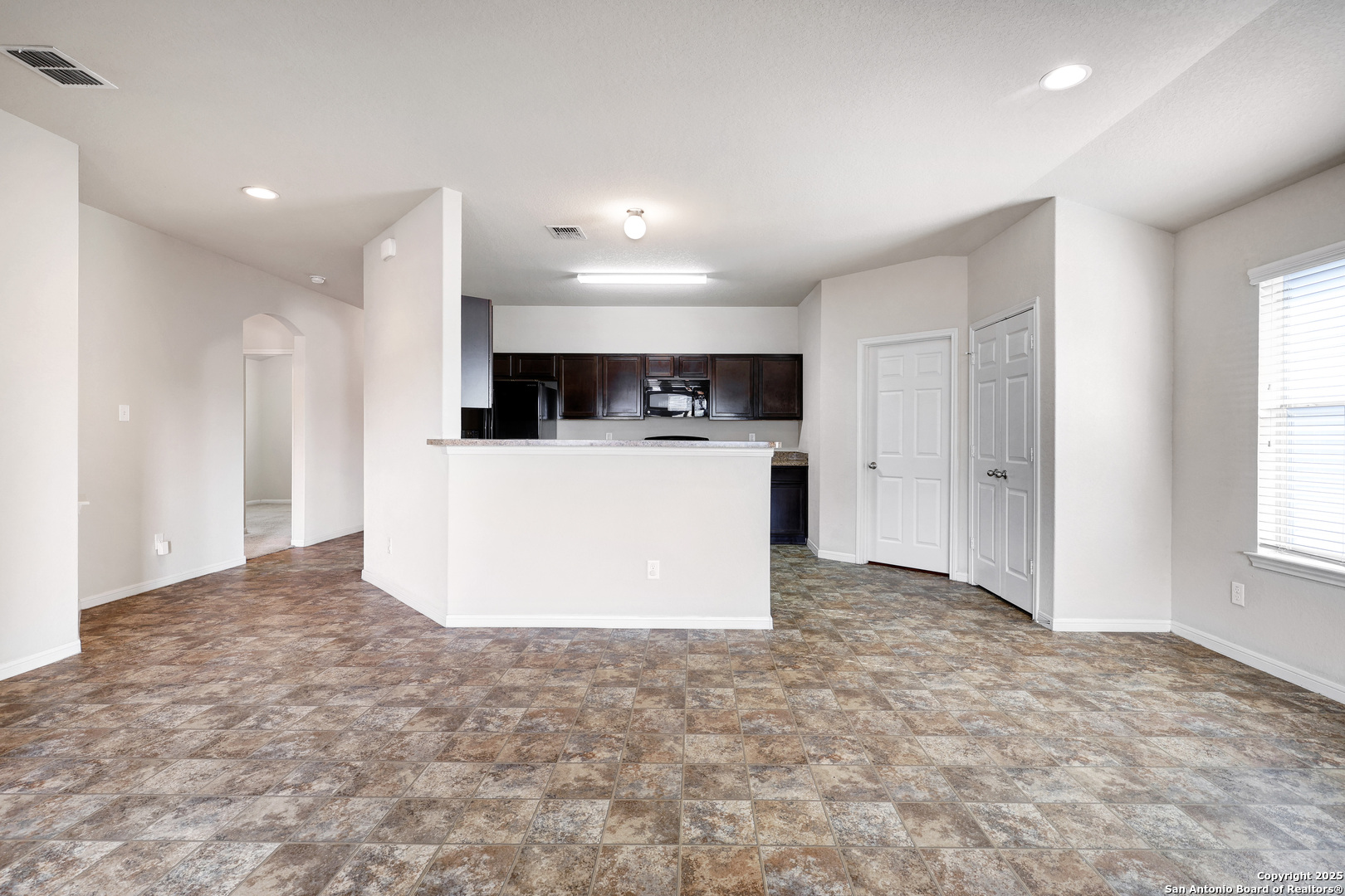 4931 Badland Beacon Converse TX 78109
