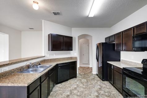 4931 Badland Beacon Converse TX 78109