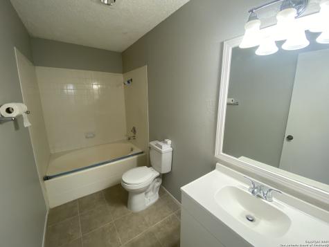 8404 Forest Ridge Drive San Antonio TX 78239