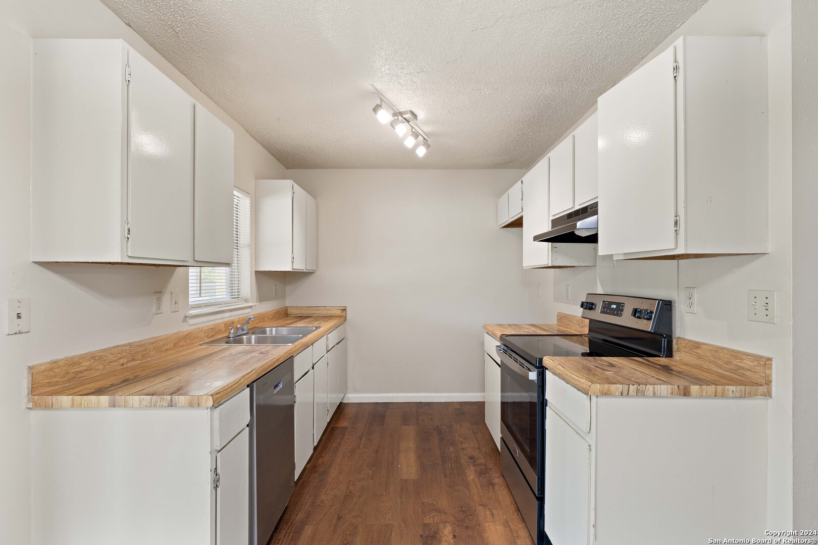 2426 French Sea Drive San Antonio TX 78219