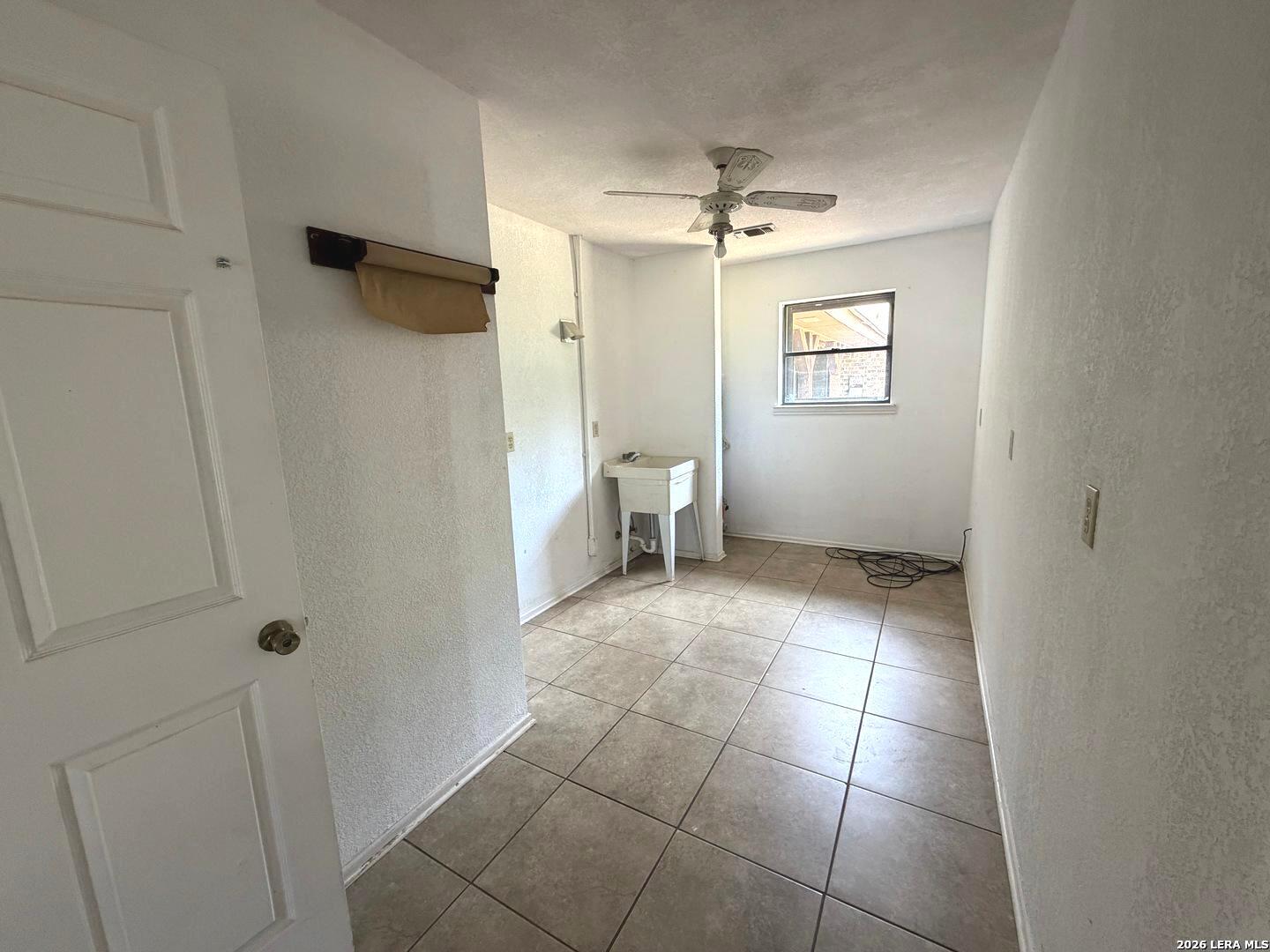 3590 County Road 5710 Devine TX 78016