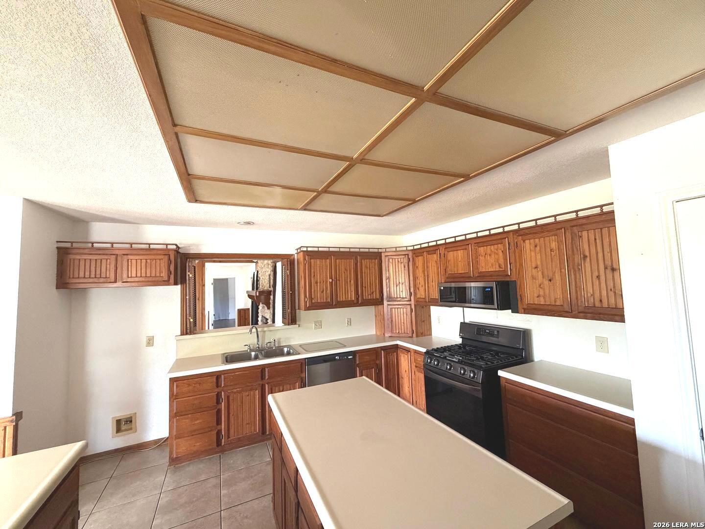 3590 County Road 5710 Devine TX 78016