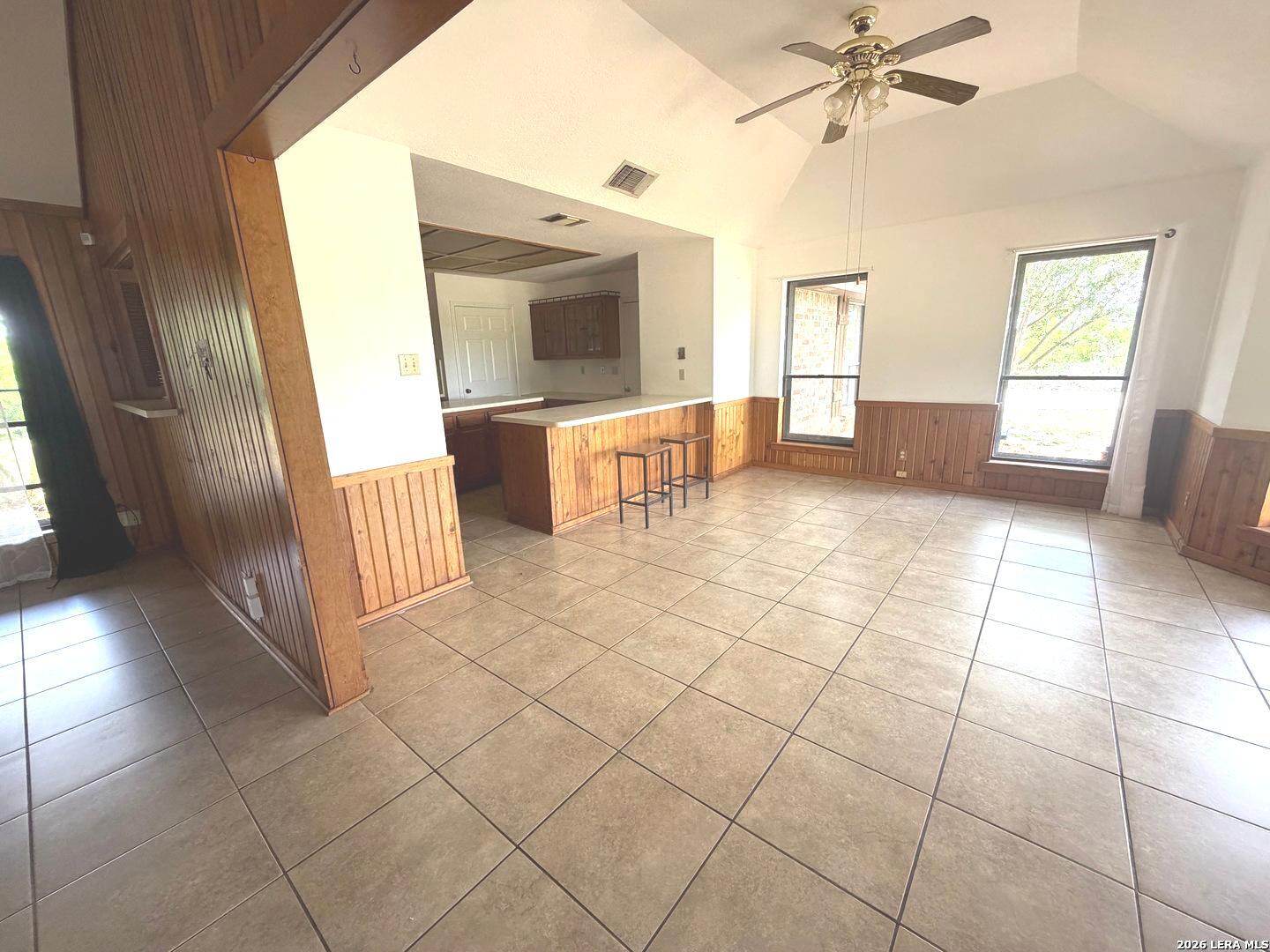 3590 County Road 5710 Devine TX 78016