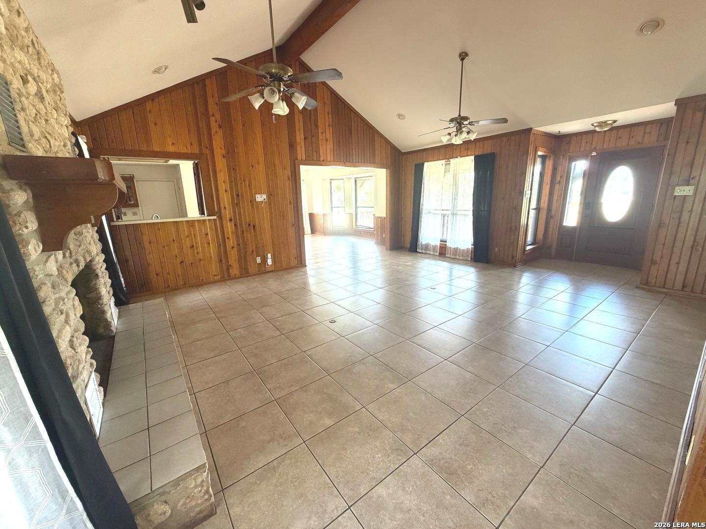 3590 County Road 5710 Devine TX 78016