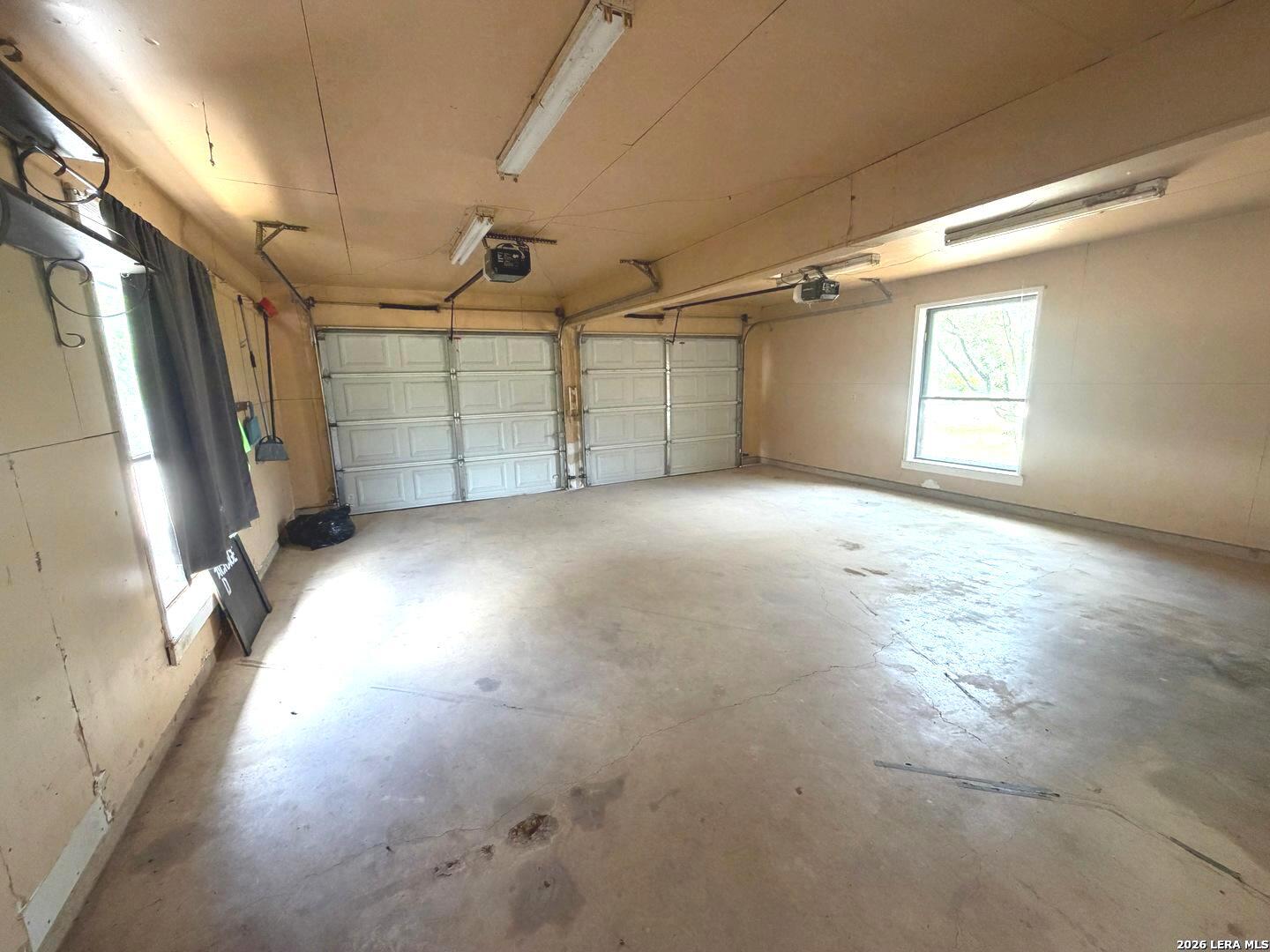 3590 County Road 5710 Devine TX 78016