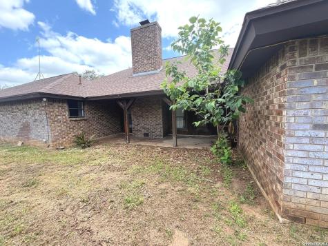 3590 County Road 5710 Devine TX 78016