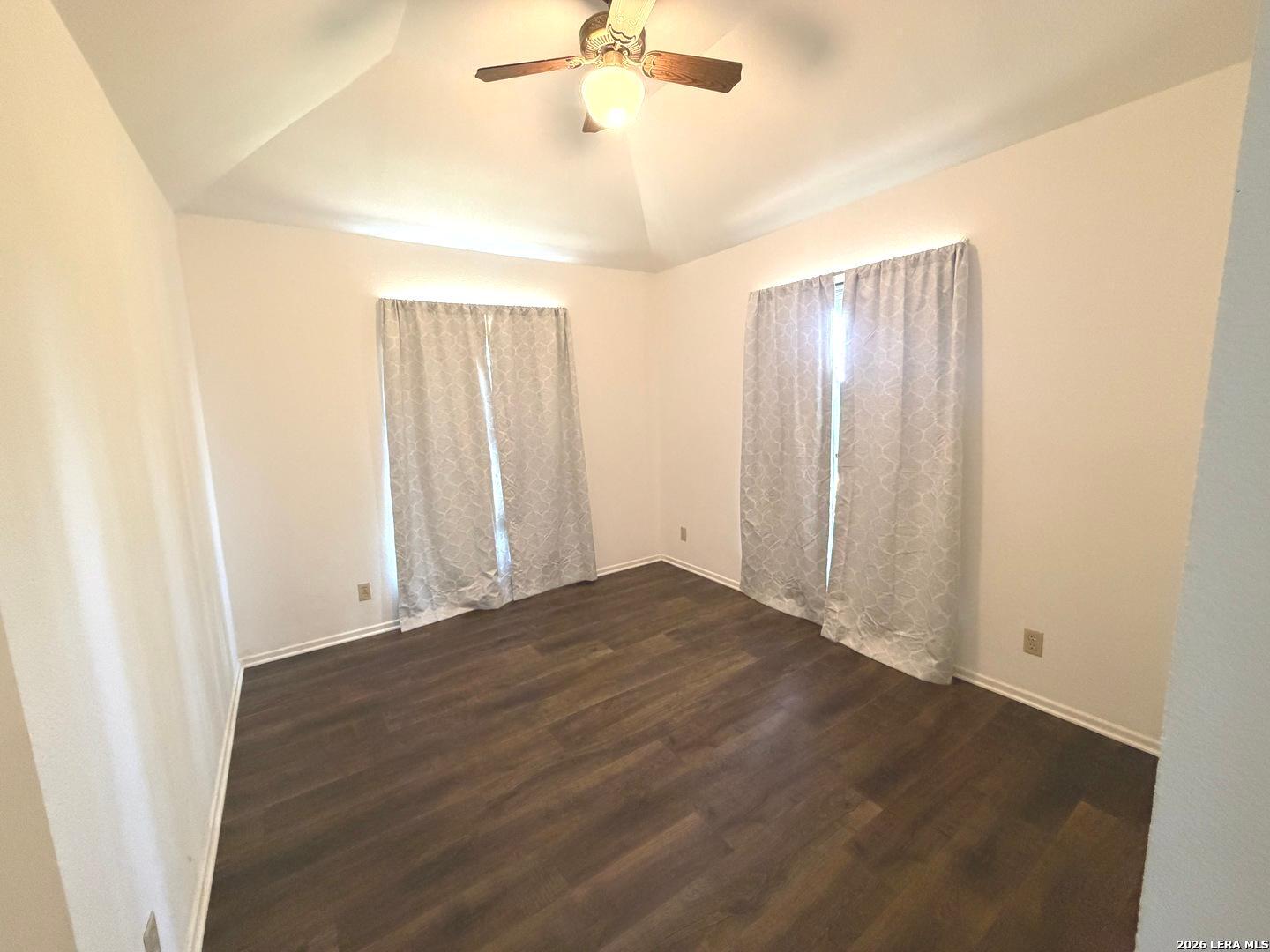 3590 County Road 5710 Devine TX 78016