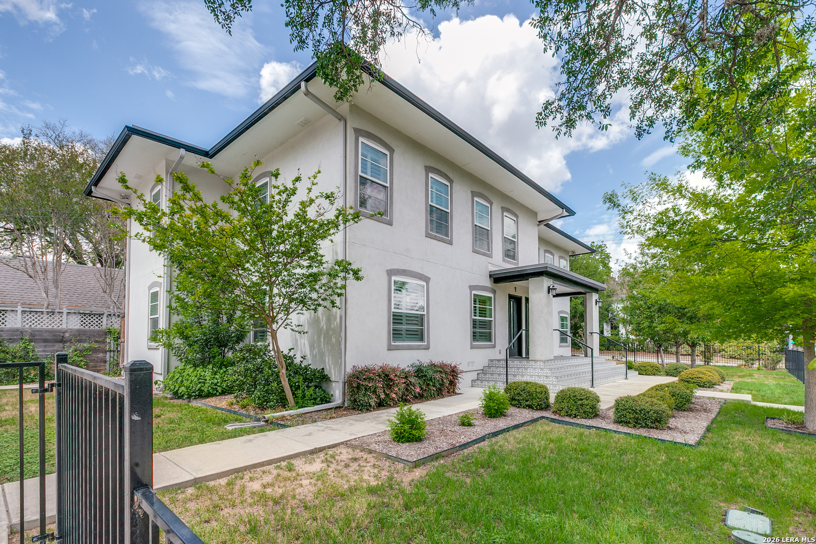 488 E Olmos Olmos Park TX 78212