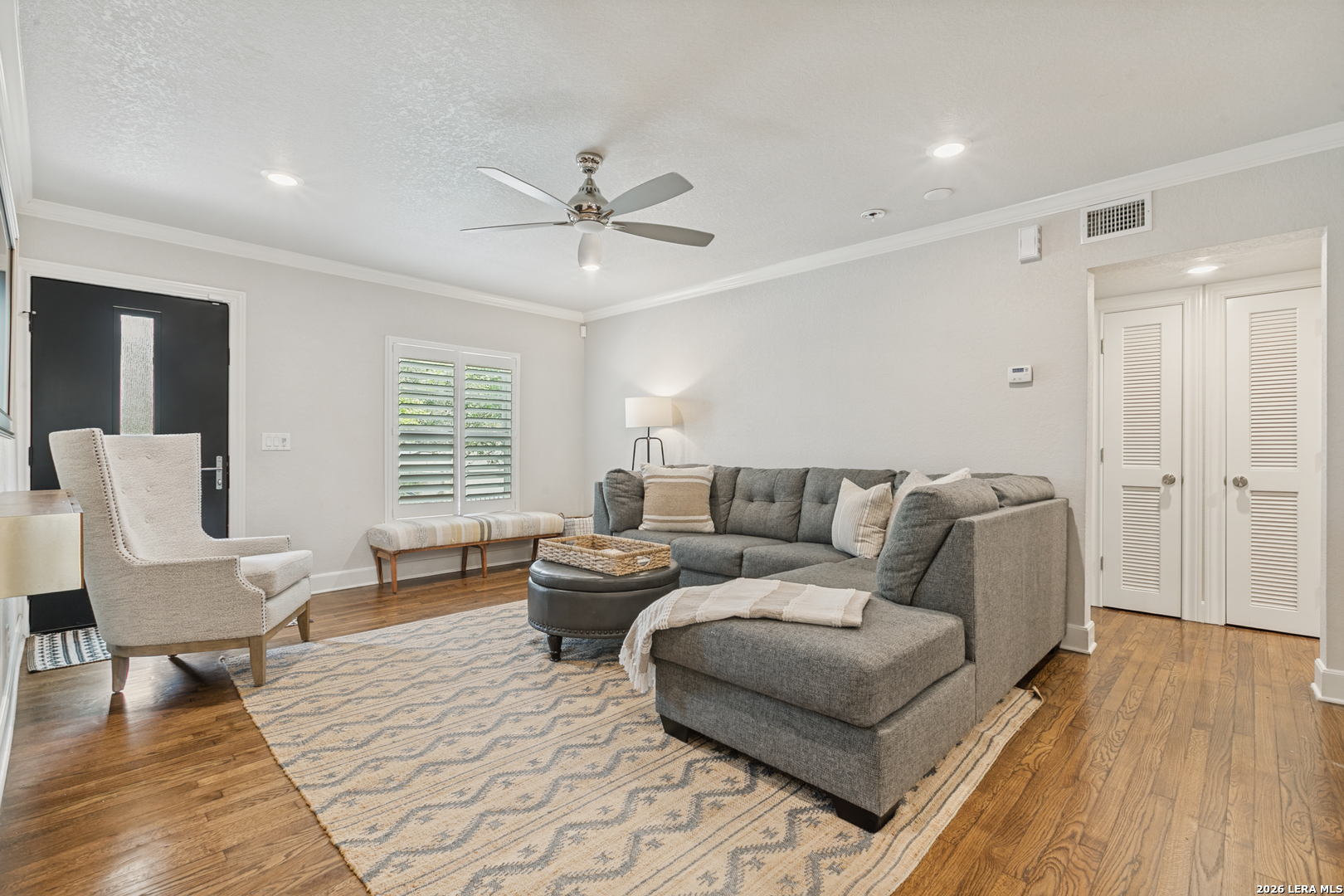 488 E Olmos Olmos Park TX 78212