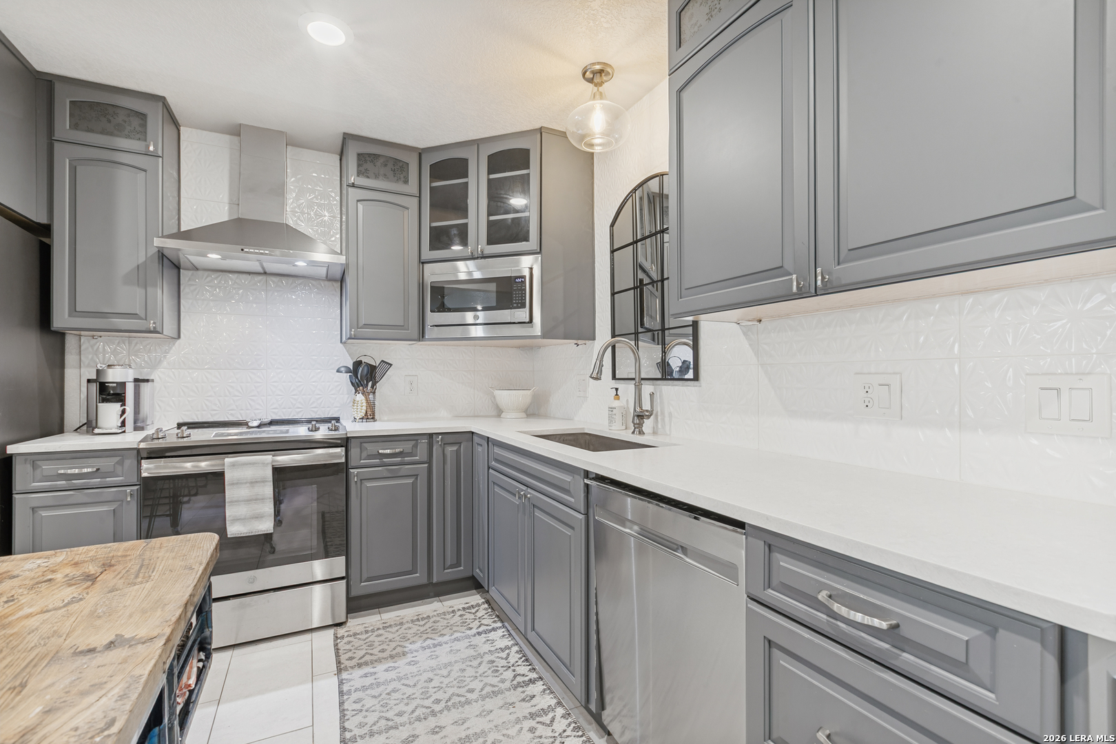 488 E Olmos Olmos Park TX 78212