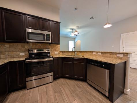 367 Creekside Curve New Braunfels TX 78130