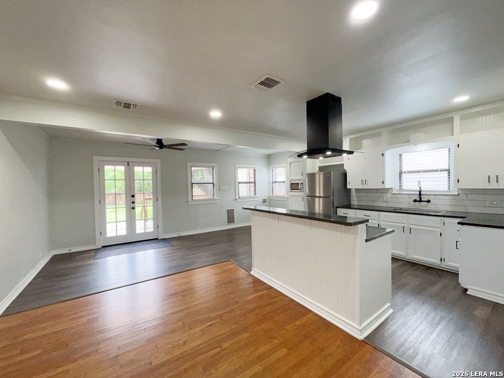 1910 W Kings Highway San Antonio TX 78201