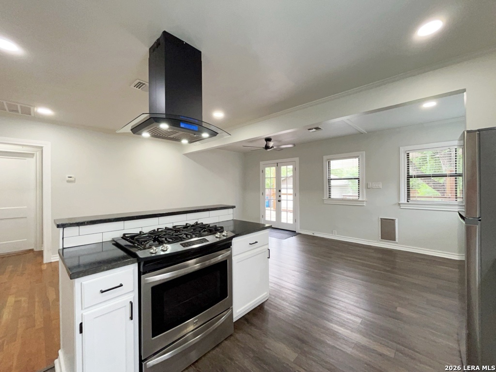 1910 W Kings Highway San Antonio TX 78201