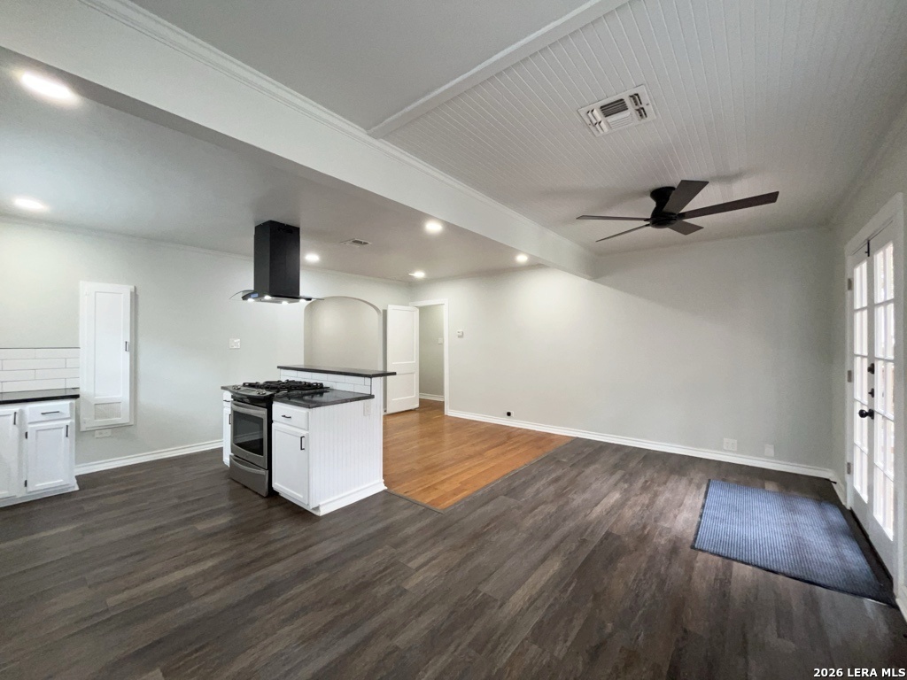 1910 W Kings Highway San Antonio TX 78201