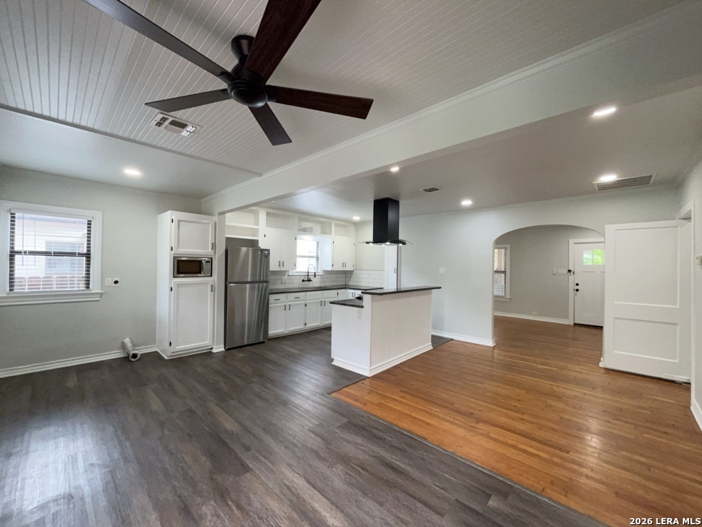 1910 W Kings Highway San Antonio TX 78201
