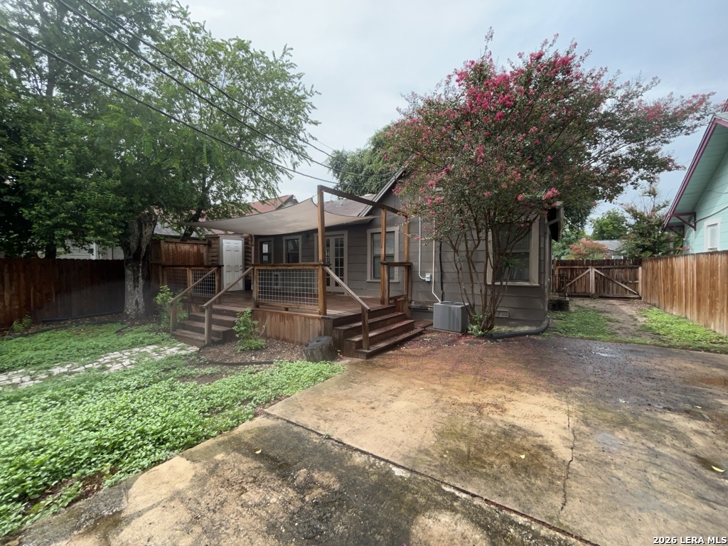 1910 W Kings Highway San Antonio TX 78201