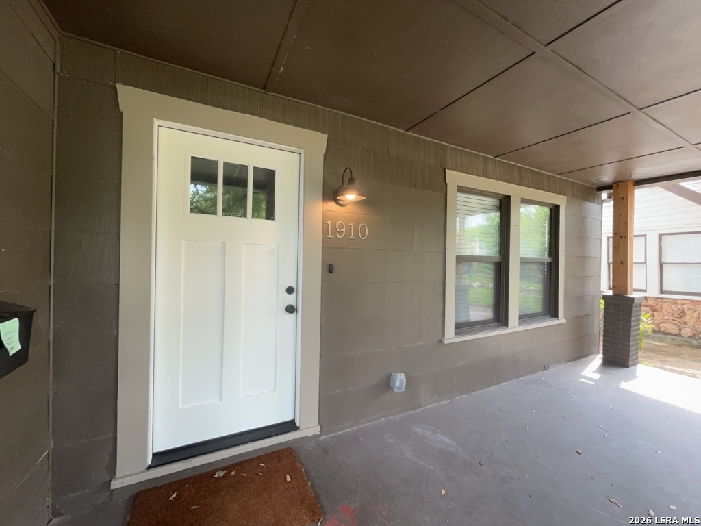 1910 W Kings Highway San Antonio TX 78201