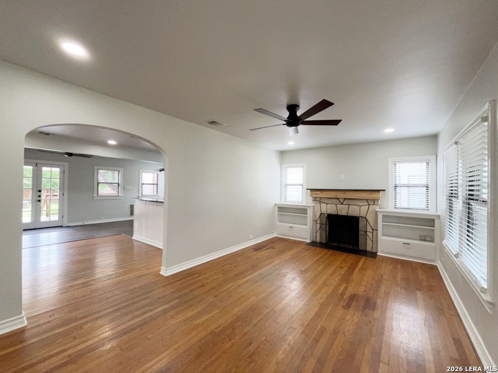 1910 W Kings Highway San Antonio TX 78201