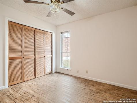 13806 Brays Forest San Antonio TX 78217