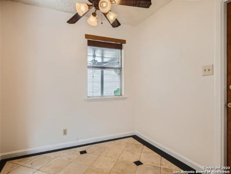 13806 Brays Forest San Antonio TX 78217