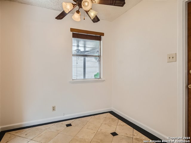 13806 Brays Forest San Antonio TX 78217