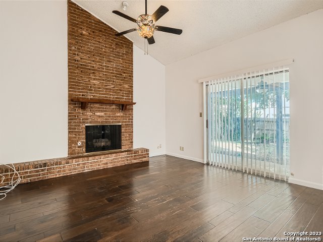 13806 Brays Forest San Antonio TX 78217