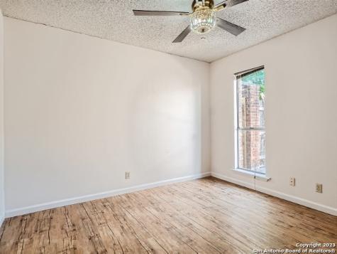 13806 Brays Forest San Antonio TX 78217