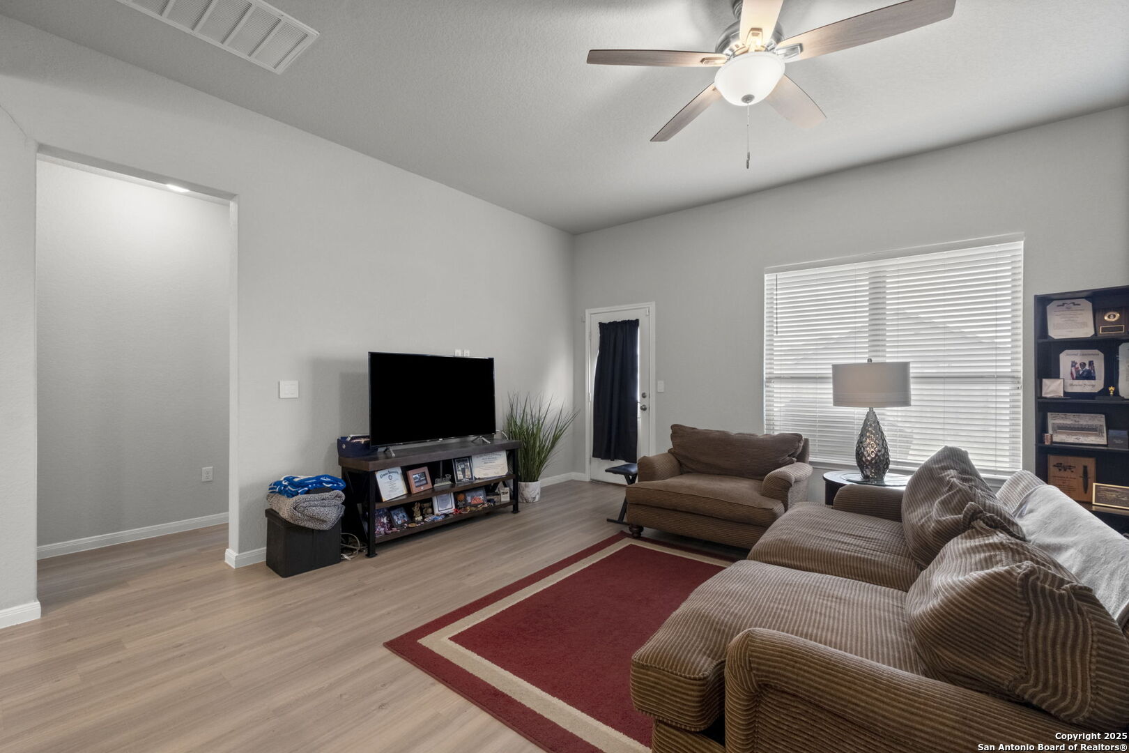 5806 Larkspur San Antonio TX 78218