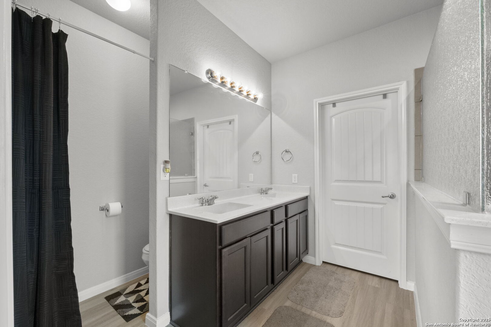 5806 Larkspur San Antonio TX 78218
