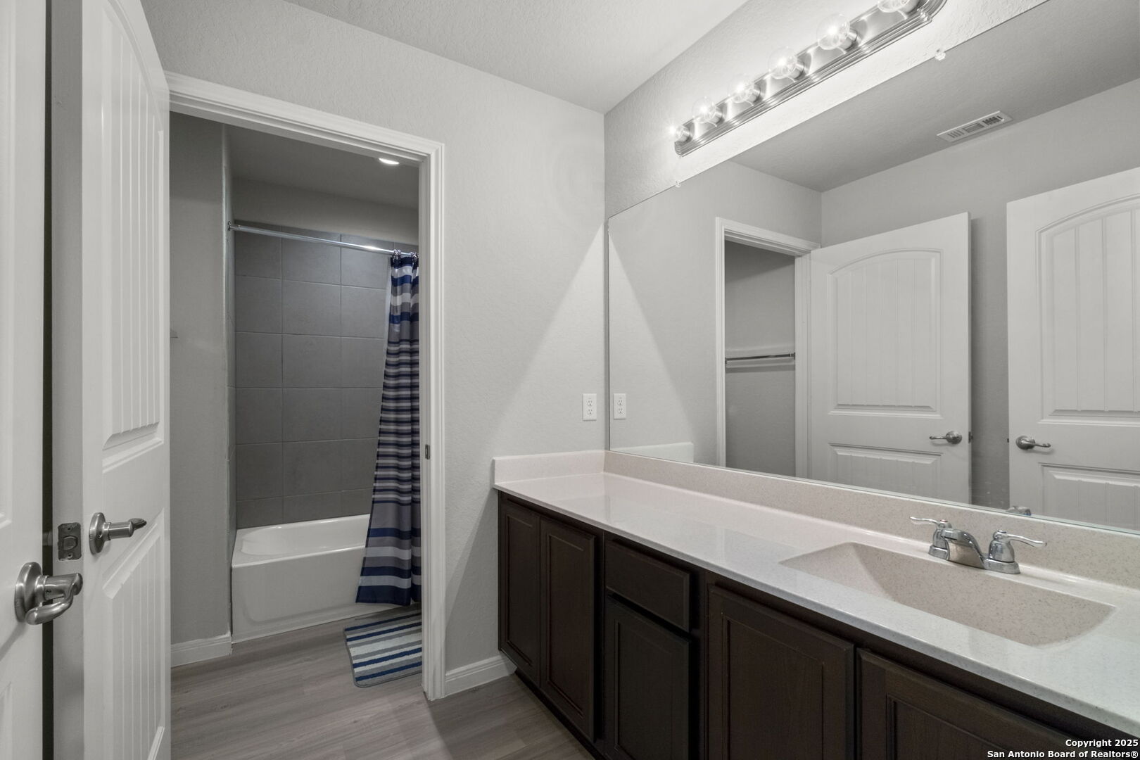5806 Larkspur San Antonio TX 78218