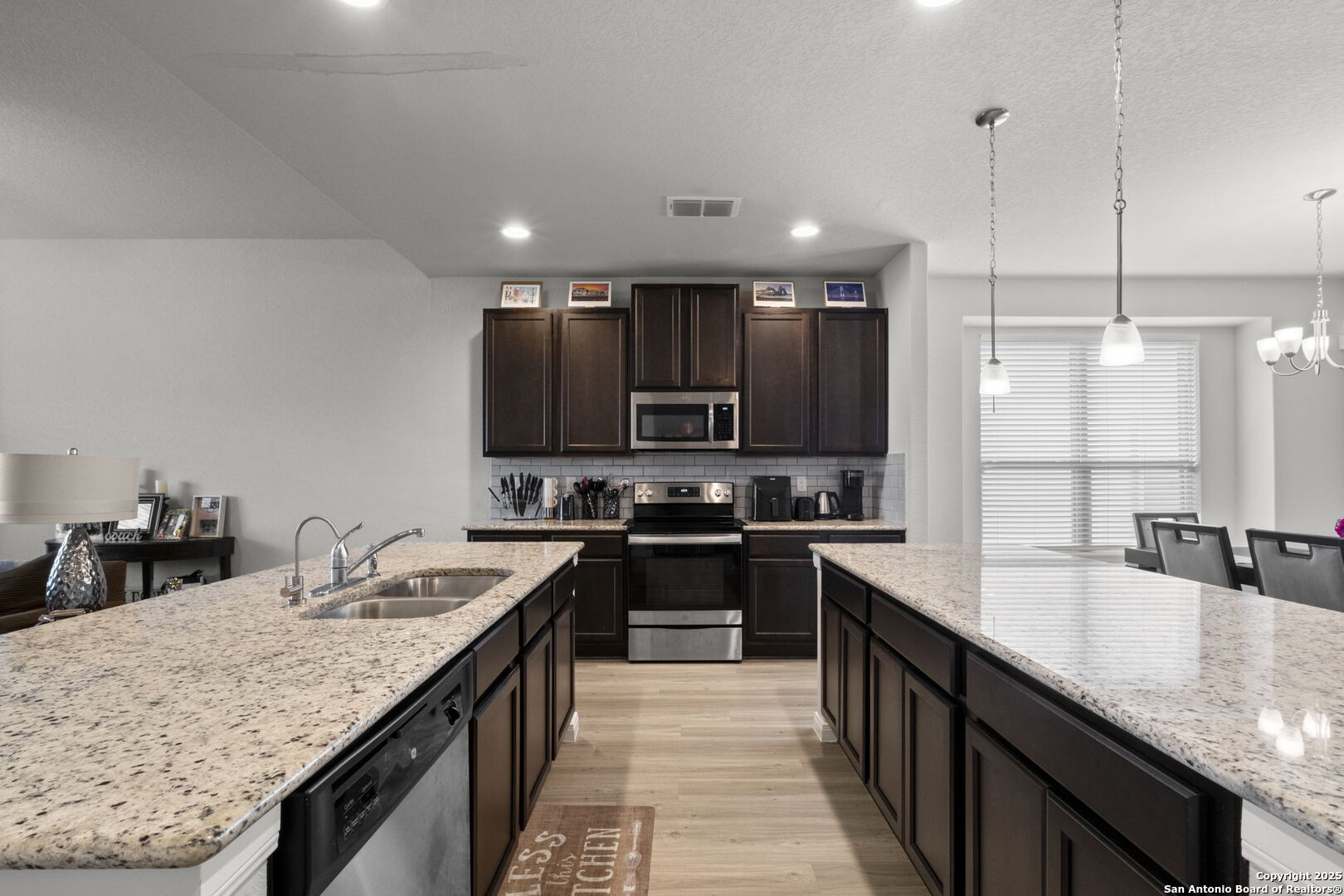 5806 Larkspur San Antonio TX 78218