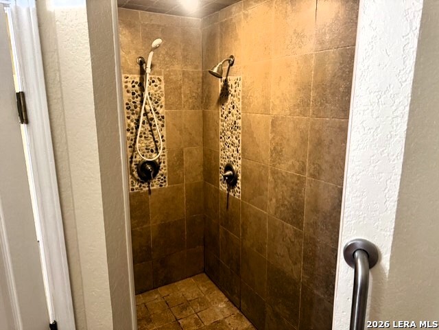 1093 E County Road 5718 Natalia TX 78059