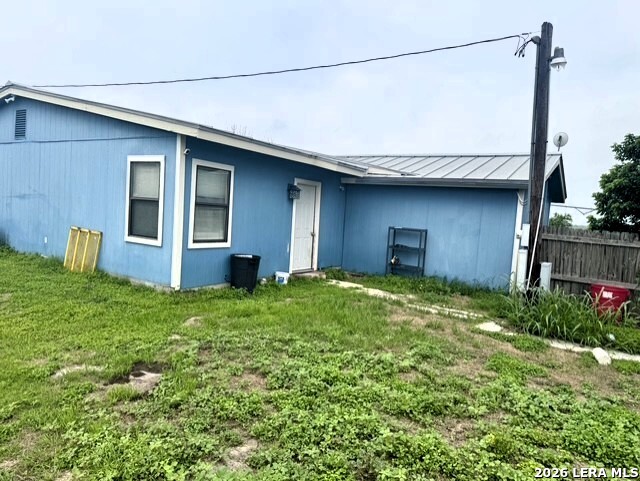 1093 E County Road 5718 Natalia TX 78059