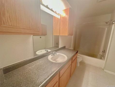 132 S Mansfield Street Pleasanton TX 78064