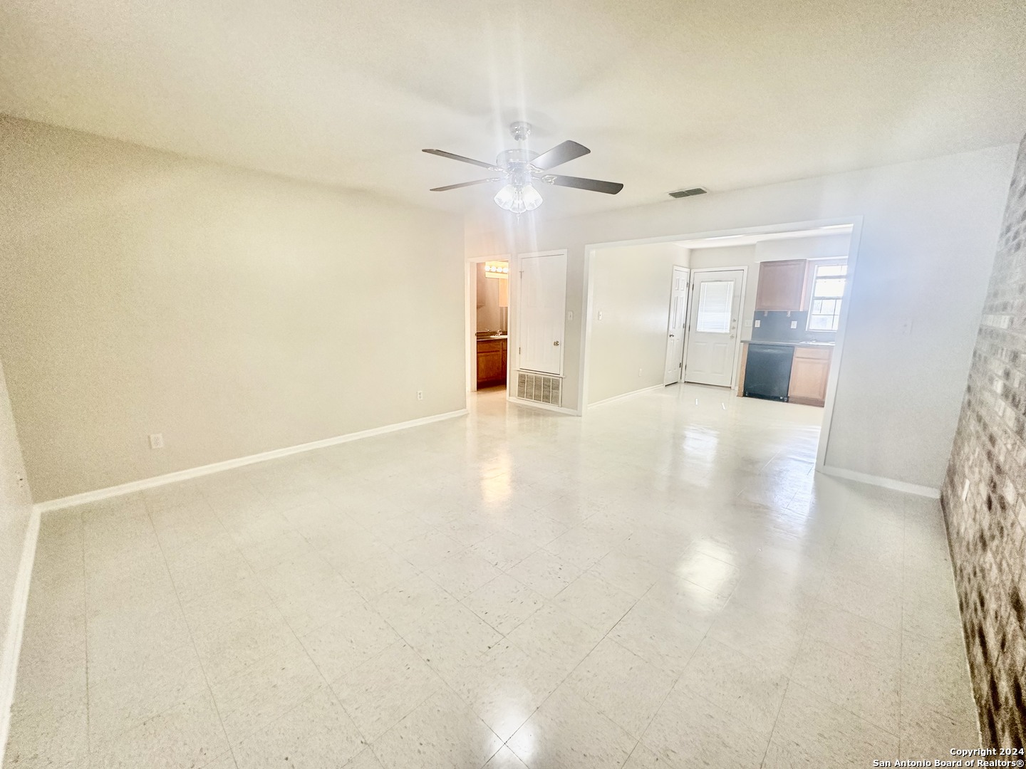 132 S Mansfield Street Pleasanton TX 78064