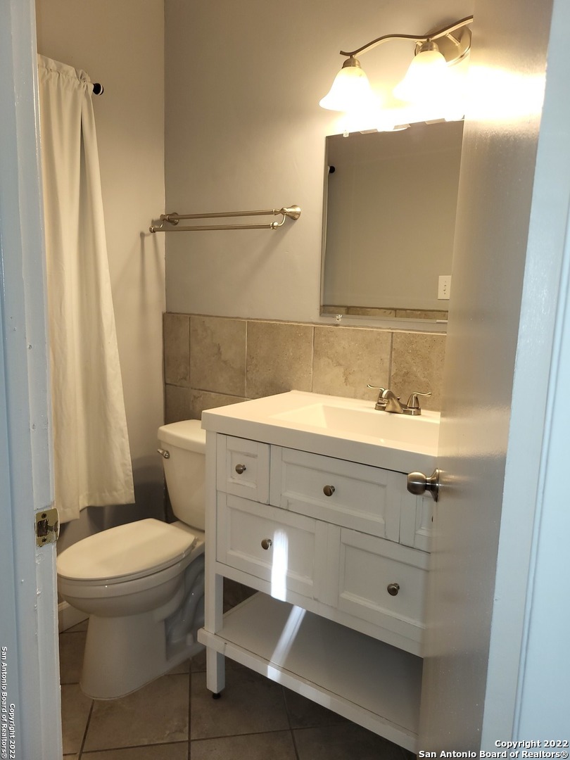 221 Scott Avenue Universal City TX 78148