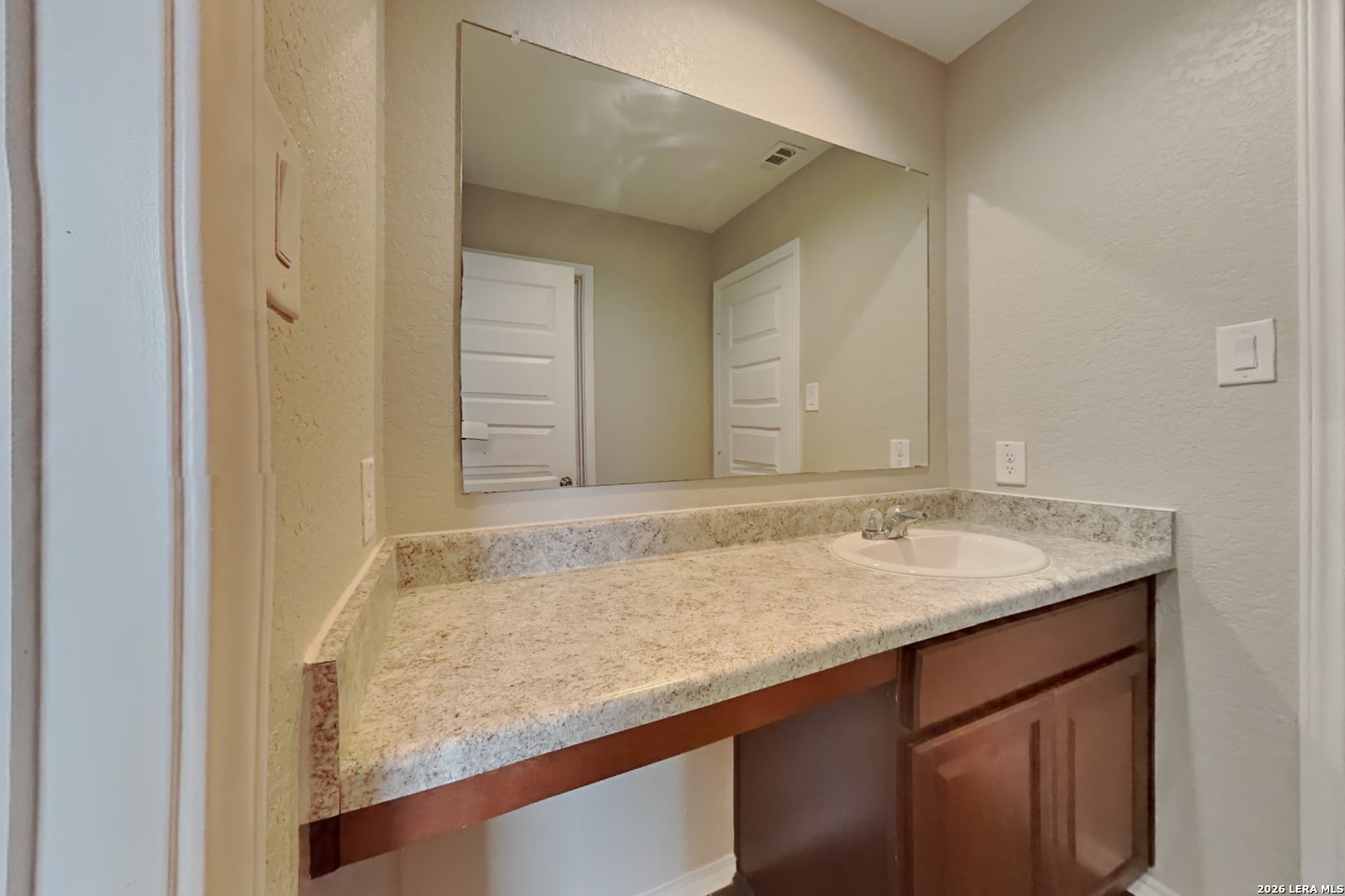 4015 Asher Alley St Hedwig TX 78152