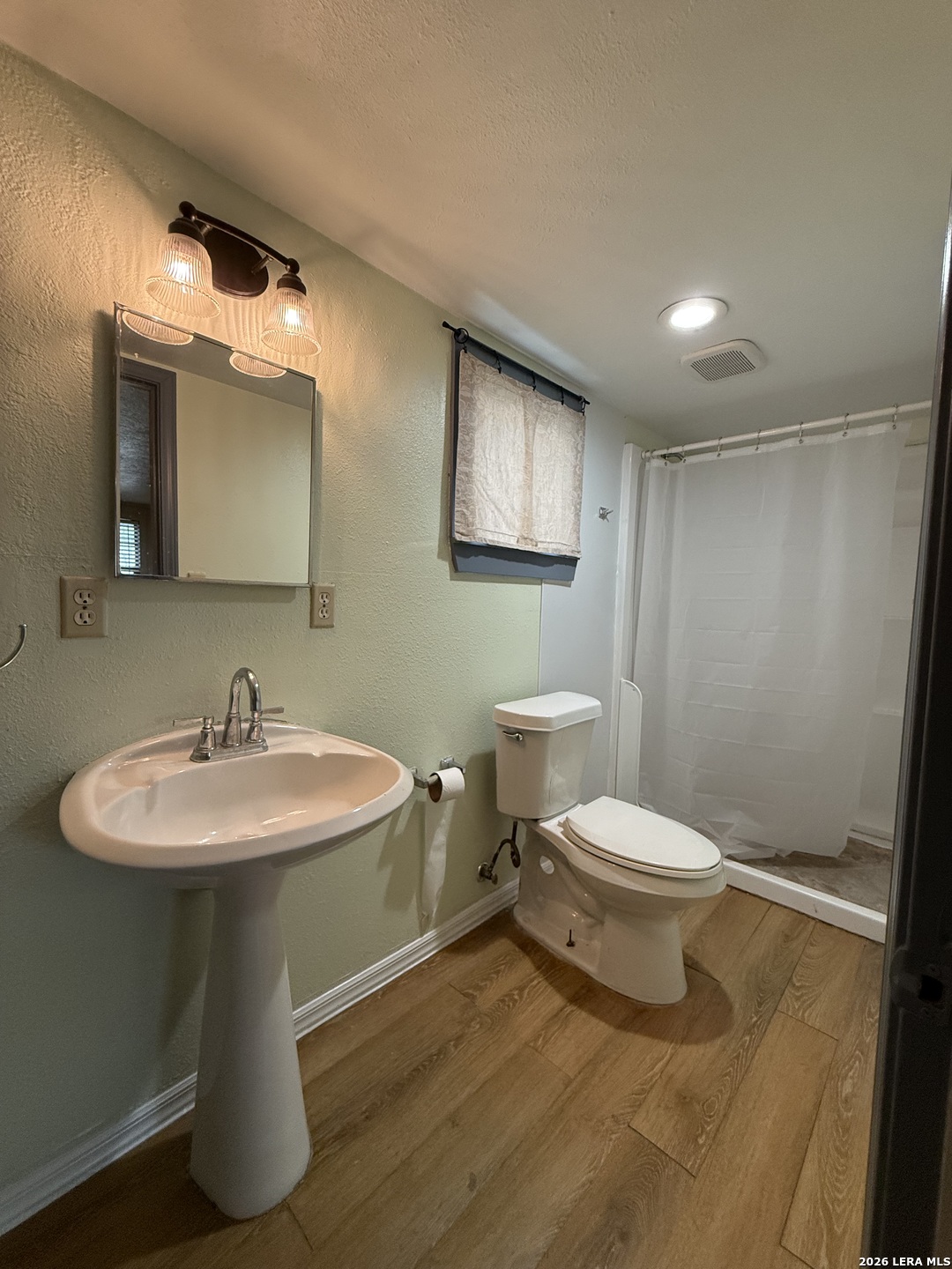 135 E Quill Drive San Antonio TX 78228