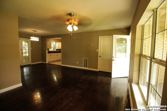 102 Northill Drive San Antonio TX 78201
