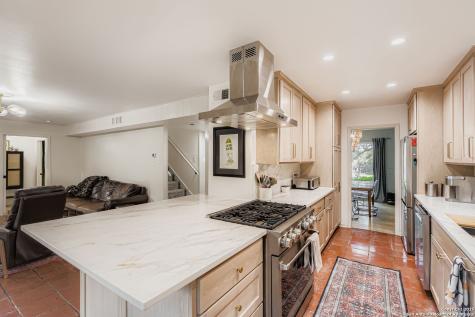 146 Canyon Oaks Hollywood Park TX 78232