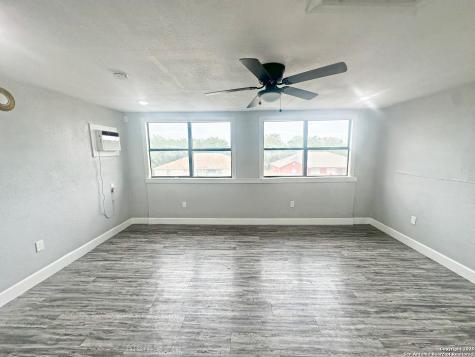7550 Oak Chase San Antonio TX 78239