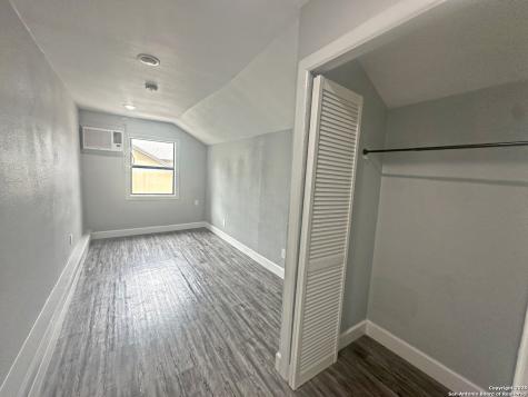 7550 Oak Chase San Antonio TX 78239